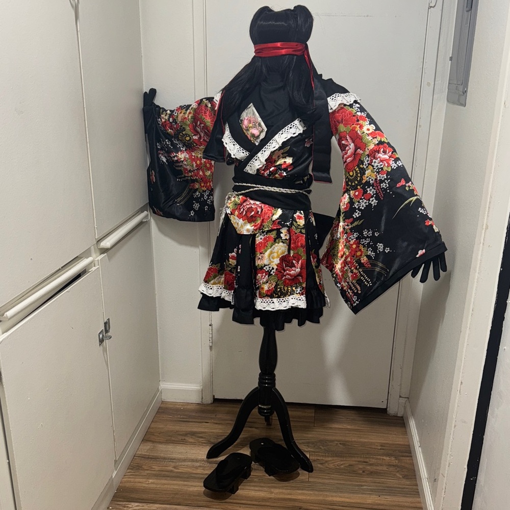 Geisha Floral Kimono-Style Costume